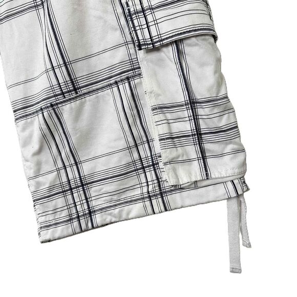 Matchstick Shorts Mens Size XXL/36 White Navy Blue Plaid Cargo Knee Length - Picture 3 of 10